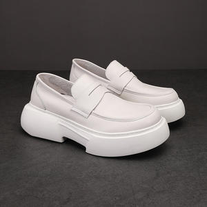 Chaussures élégantes pour hommes en cuir à boucle, style mocassin, pour occasions formelles ou décontractées - Product Image 4