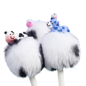 ปากกาลูกลื่นปากกาขนวัวสีดำและสีขาวน่ารัก - Product Image 4
