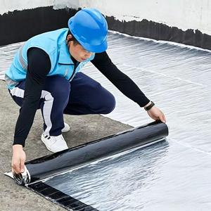 Rouleau <span class=keywords><strong>de</strong></span> membrane d'étanchéité en bitume modifié polymère auto-adhésif <span class=keywords><strong>de</strong></span> qualité supérieure pour la réparation <span class=keywords><strong>de</strong></span> toitures et l'étanchéité des fuites - Product Image 3