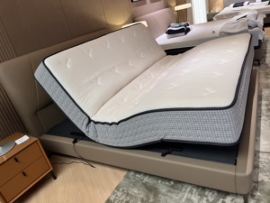 Matelas intelligent réglable et durable avec massage et housse en tissu tricoté en mousse à mémoire de forme taille King pour hôtels et chambres à coucher - Product Image 3