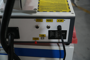 <span class=keywords><strong>Machine</strong></span> de marquage laser à fibre portable de bureau 20W 30W 50W 60W 100W pour gravure multi-matériaux - Product Image 5