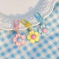 Gantungan Kunci Bunga Cantik Lima Kelopak Resin Ice Thin Flash, Aksesoris Tas Ringan, Penutup Earphone, Gaya Korea untuk Wanita