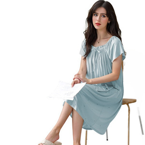 Camicia da Notte Rosa in Modal da Donna Taglie Forti, Vestito da Notte a Maniche Corte con Stampa a Cuori, Scollo Quadrato Ampio, per l'Estate - Product Image 4