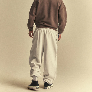 <span class=keywords><strong>Pantaloni</strong></span> Sportivi Classici da Uomo Oversize, Casual Streetwear <span class=keywords><strong>con</strong></span> <span class=keywords><strong>Elastico</strong></span> <span class=keywords><strong>in</strong></span> Vita, Coulisse e Orlo Arricciato - Vendita all'Ingrosso - Product Image 4