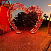 Décoration de paysage et de maison pour mariage en plein air, Noël, Halloween, arche lumineuse en forme de cœur en PVC LED