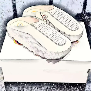 Nouvelles chaussures de sport 2026 Mid 001 pour hommes et femmes, idéales pour le basketball et la course, avec technologie de pointe, coloris Bone Red, Black Chrome, Light Smoke Grey, style mode. - Product Image 1