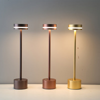 Lampe de table moderne à LED DC alimentée par batterie, commande tactile, hauteur réglable, corps en aluminium contemporain, abat-jour, lumière protectrice pour les yeux