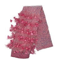 Tissu de robe en velours avec des paillettes brodées avec des plumes Broderie de plumes Paillettes Tissu de robe en velours
