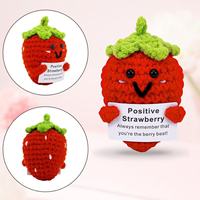 Poupée en crochet fraise positive, tricotée à la main, jouet d'apaisement émotionnel, cadeau mignon et motivant pour rehausser le moral d'un ami, décoration de table et de maison