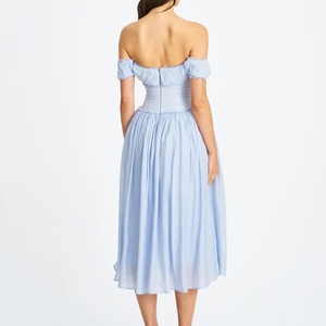 Robe de soirée élégante sur mesure pour femme, style OEM, épaules dénudées, longueur midi, avec volants, taille corset et jupe fluide en mousseline de soie - Product Image 2