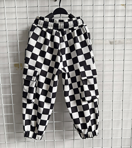 Pantalon <span class=keywords><strong>cargo</strong></span> à carreaux noirs et blancs avec poches pour garçons pantalon de jogging pour enfants vente en gros - Product Image 2