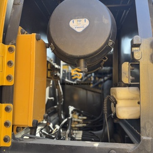 Excavatrice hydraulique Volvo EC240 d'occasion de 24 tonnes, presque neuve, avec moteur, boîte de vitesses et transmission - Product Image 4