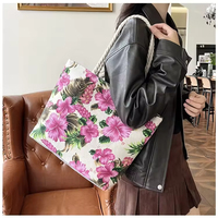 Nueva llegada: Bolsa de compras de lona de gran capacidad con estampado floral de moda, personalizada al por mayor, con asa de cuerda larga.