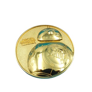 Pièce commémorative Mickey Mouse en alliage de zinc plaqué or, accessoire dérivé de l'animation - Product Image 5