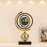 Horloge dorée créative Globe en métal de luxe avec base en marbre pour la décoration moderne de la maison ou du bureau pour l'affichage de bureau