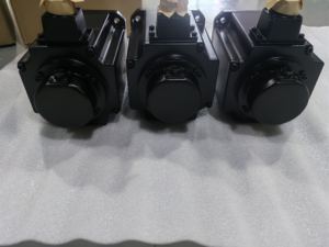 Servomoteurs LANSI R88M-1L3K030C-S2 1S Servomoteur AC 3kW 400VAC 3000 tr/min 9,55 Nm Encodeur absolu Neuf pour Omron - Product Image 5