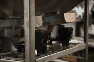 Machine à peler les noix de cajou, type 2, capacité : 250-300 kg/h, machines de transformation des noix de cajou entièrement automatiques - Product Image 3