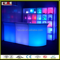 Meuble de bar lumineux à LED mobile en vente chaude, comptoir de bar à LED pour boîte de nuit