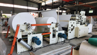 Machine de fabrication de papier toilette automatique de bonne qualité et à bas prix, fabriquée en Chine, avec PLC et moteur, haute vitesse, capacité de 2000-3000 kg/jour