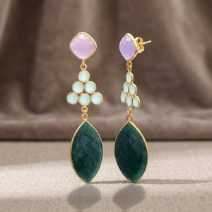 Magnifiques boucles d'oreilles ethniques pendantes plaquées or avec pierres de quartz pour femmes, idéales pour les mariages et les soirées - Product Image 2