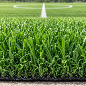 Césped Artificial de Plástico Resistente a los Rayos UV en Rollo para Campos de Fútbol al Aire Libre, Canchas de Fútbol y Áreas de Entrenamiento Deportivo - Product Image 1