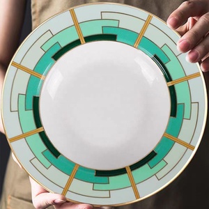 Ensemble de <span class=keywords><strong>vaisselle</strong></span> <span class=keywords><strong>Royal</strong></span> <span class=keywords><strong>Albert</strong></span> Bone China Chargeurs d'assiettes à dîner à bord doré pour hôtel, maison ou restaurant Commande minimum 20 pièces - Product Image 5