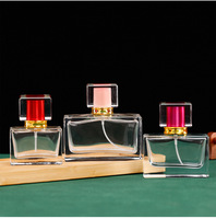 Flacon de parfum en verre transparent carré de 30 ml à base épaisse, flacon pulvérisateur de parfum vide avec bouchon en acrylique, logo personnalisé YM
