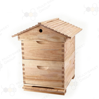 Belüfteter Langstroth Bienenstock-Außendeckel Holz-Bienenstock-Giebeldach mit Metallgitter-Lüftungslöchern
