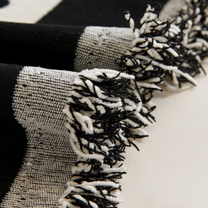 Copridivano in Stile Retrò Francese con Motivi Floreali, Rivestimento Completo in Ciniglia, Cuscino Versatile per Tutte le Stagioni, Tocco Lussuoso e Raffinato - Product Image 4
