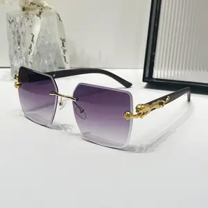 Nuevas gafas de sol sin marco Retro personalizadas de guepardo para hombre, caja de pierna de espejo de grano de madera, gafas de sol para mujer, Color Gradual