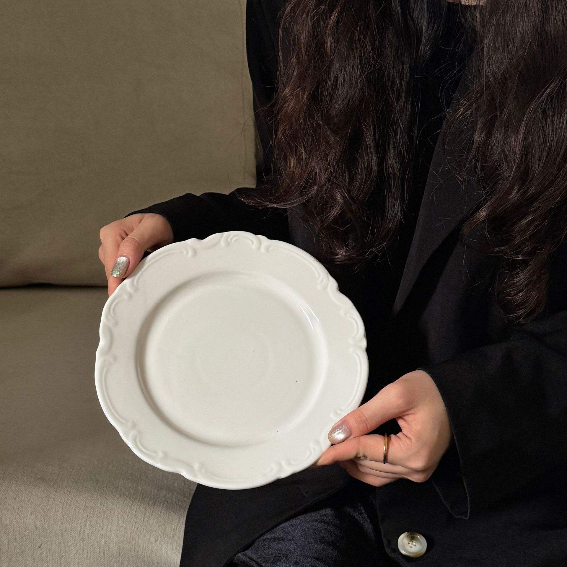 Classical lace plate, 8 inches