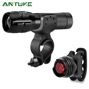 Luz Delantera para Bicicleta LED Ajustable con Rotación de 360 Grados, Montaje para Ciclismo con Batería Impermeable IPX4 - Product Image 4