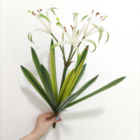 artificielles au réalisme exceptionnel, fabriquées à la main; lys en soie synthétique à tige longue de 84 cm