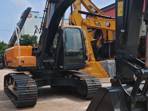 Excavadora de cadenas Hyundai HX220HD usada original de Corea con pocas horas de uso, excavadora hidráulica completamente original para movimiento de tierras en canteras y carreteras. - Product Image 2
