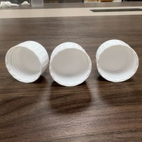 Tapa de rosca universal 38/410 en stock del fabricante para botellas cosméticas, tapa de barril de galón, tapa de sellado de plástico
