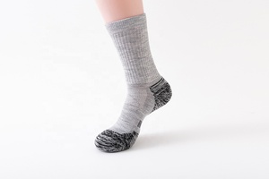 <span class=keywords><strong>Chaussettes</strong></span> d'hiver en laine épaisse pour femmes, <span class=keywords><strong>chaussettes</strong></span> <span class=keywords><strong>de</strong></span> sport et <span class=keywords><strong>de</strong></span> randonnée, <span class=keywords><strong>chaussettes</strong></span> thermiques sans couture avec design <span class=keywords><strong>fantaisie</strong></span> sur les orteils - Product Image 2