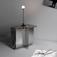 Petite table basse moderne et créative en acier inoxydable Table d'appoint de canapé design de luxe pour la salle à manger, la chambre ou le salon