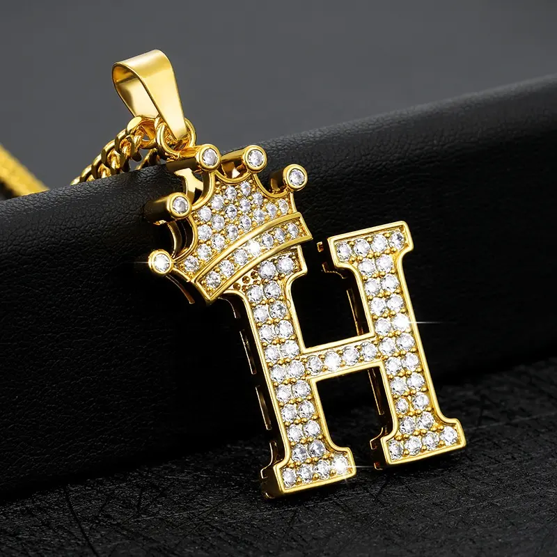 Neuankömmling vergoldet Englisch Alphabet 26 Krone Halskette Edelstahl Zirkon Letter Charm Halskette für Damen