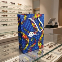 Sac en papier personnalisé avec poignée en coton, matériaux recyclés, design de luxe pour lunettes de soleil et montres, vente en gros