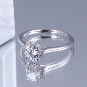 Bague de fiançailles en diamant véritable 18 carats, forme ronde, halo, bague de fiançailles en diamant de laboratoire, solitaire - Product Image 1