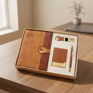 Ensemble cadeau d'affaires en cuir PU 2027 avec agenda gaufré, stylo, porte-cartes et porte-clés - Product Image 3