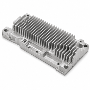Plaque de dissipateur thermique en aluminium extrudé 6063 T5, pièces en aluminium usinées CNC pour le refroidissement des véhicules à énergie nouvelle - Product Image 1