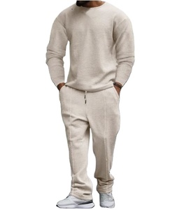Survêtements haut de gamme pour l'hiver, matière en coton épais, haute qualité, prix bas, survêtement de jogging uni personnalisé pour hommes - Product Image 1