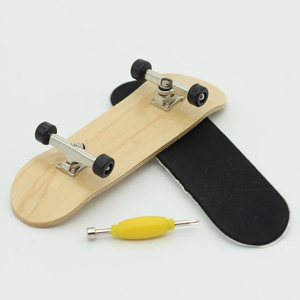 Mini Tabla de Skate de Madera Personalizada, Juguete de Skate de Madera para Dedos - Product Image 2