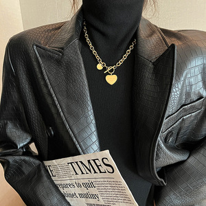 Collar de acero inoxidable con grabado en PVD, hebilla OT, corazón, regalo del Día de la madre - Product Image 4