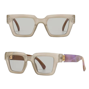 แว่นกันแดดทรงสี่เหลี่ยมแบบ unisex เลนส์มิเรอร์เต็มกรอบ ป้องกันรังสียูวี 100% สำหรับผู้ใหญ่ - Product Image 1