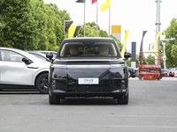 Электромобили XPENG GX: внедорожник с двухкамерной пневмоподвеской и шасси с электронным управлением (EREV/EV)