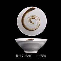 Service de table en porcelaine au design tourbillonnant artistique, motif spirale central peint à la main, céramique blanche, style moderne