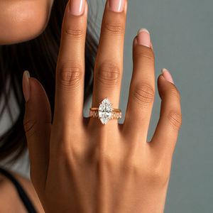 Anillo de Compromiso y Boda SPJ de Lujo en Plata de Ley S925 con Corte Marquesa, Circonita Cúbica 8A con Corte Hielo, Apilable y Bañado en Rodio, de Moda - Product Image 2