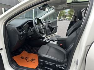 <span class=keywords><strong>Ford</strong></span> <span class=keywords><strong>Focus</strong></span> 1.5T Automatique 2019, Cuir Foncé, R17 Turbo, Édition Sport Tendance, Caméra Arrière Gauche - Product Image 3